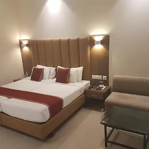 *** Hotel Grand India