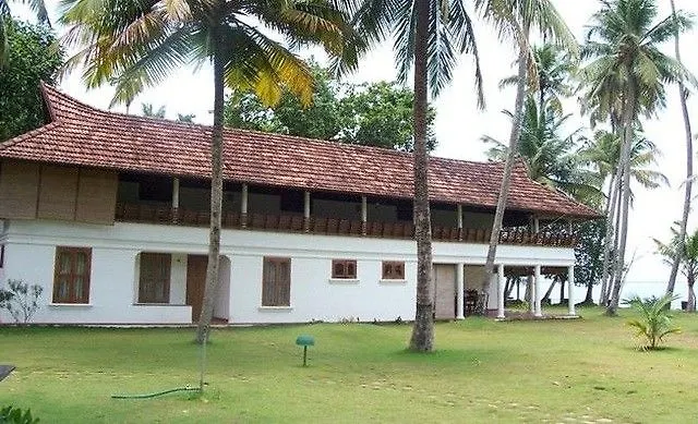 Kovilakam Lakeside Villa Alappuzha 4*,